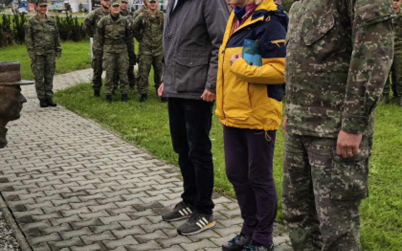 Prvý ročník pochodu na počesť M. R. Štefánika spojil dve pamätné miesta