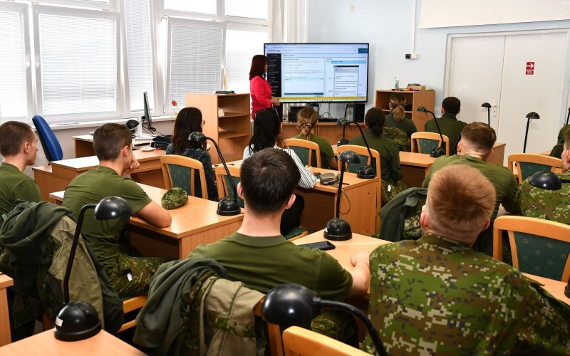 Revolučné nástroje s využitím umelej inteligencie vo výučbe jazykov