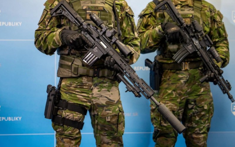 Nové poľné uniformy pre profesionálov vznikali v spolupráci s AOS