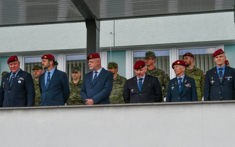 Nástup školských jednotiek pri príležitosti odovzdania bordových baretiek kadetom odbornosti I-10