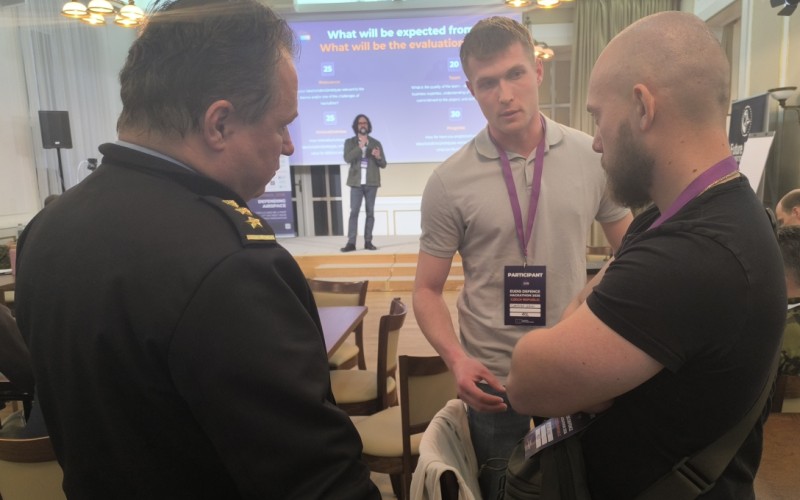 Študenti KtE na EUDIS Defence Hackathon