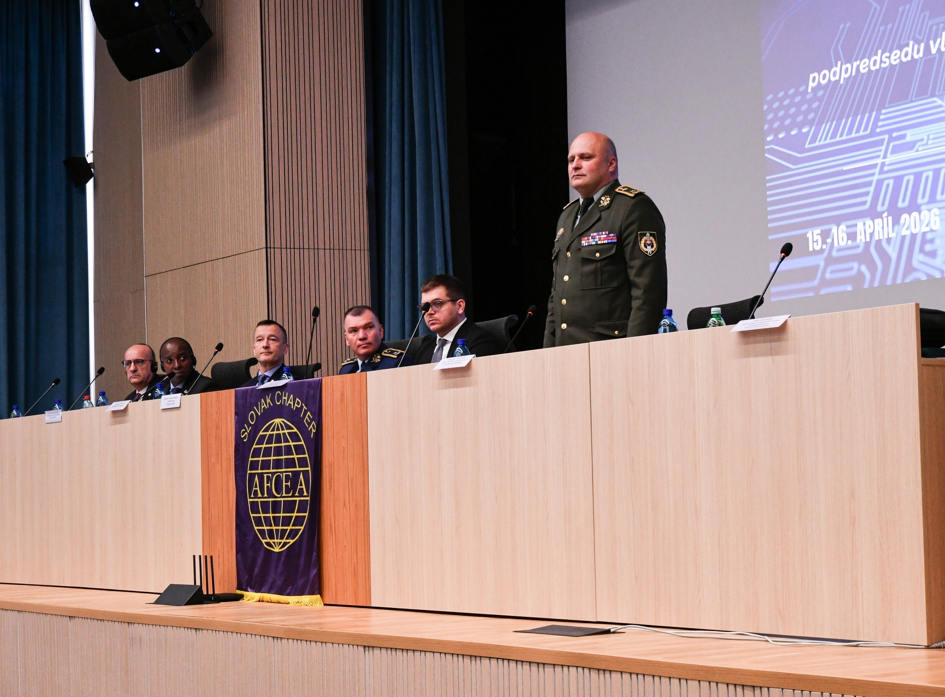 Inovácie kybernetickej obrany a trendy kybernetickej bezpečnosti ako kľúčový fenomén súčasnosti