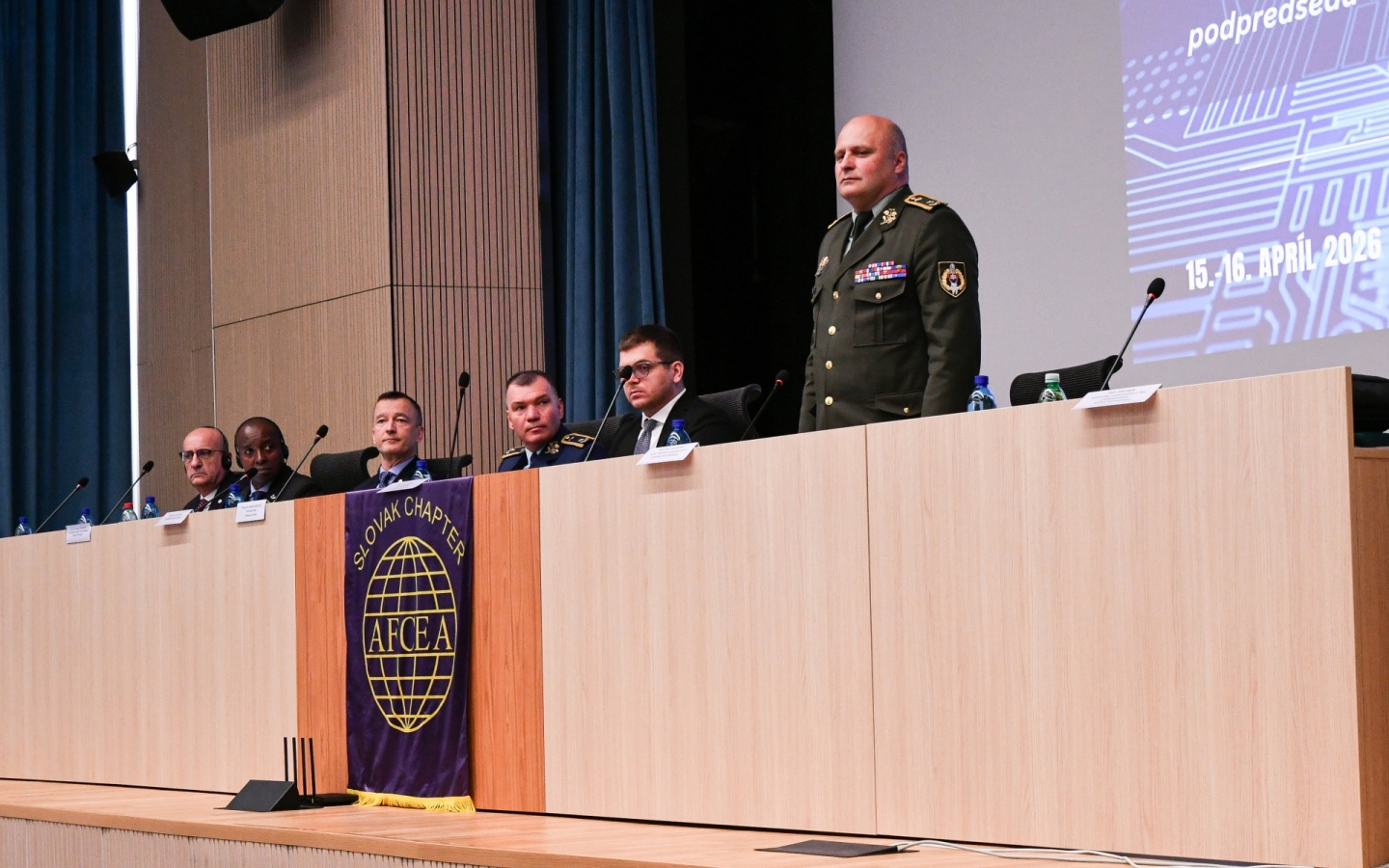 Inovácie kybernetickej obrany a trendy kybernetickej bezpečnosti ako kľúčový fenomén súčasnosti