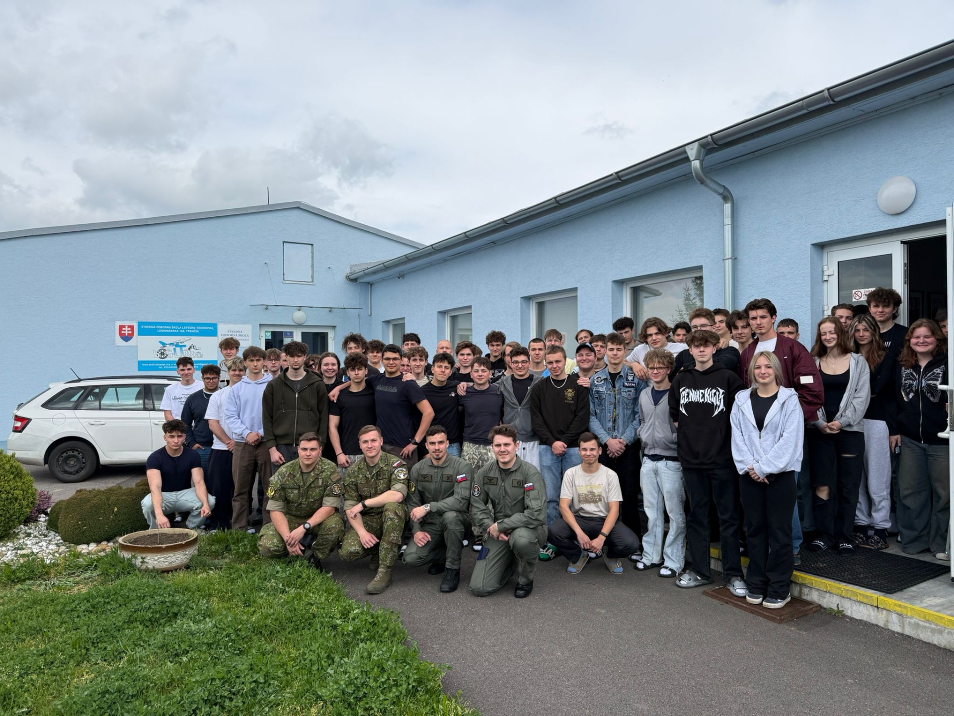 Kadeti z Leteckej fakulty priniesli do Trenčína vojenské letectvo z prvej ruky
