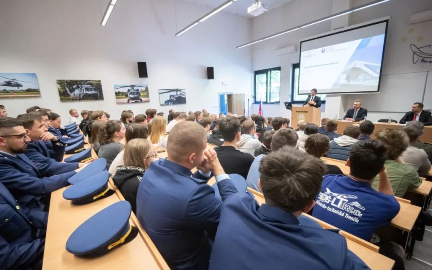 AOS pri rokovaniach na LF TUKE s ministrom obrany