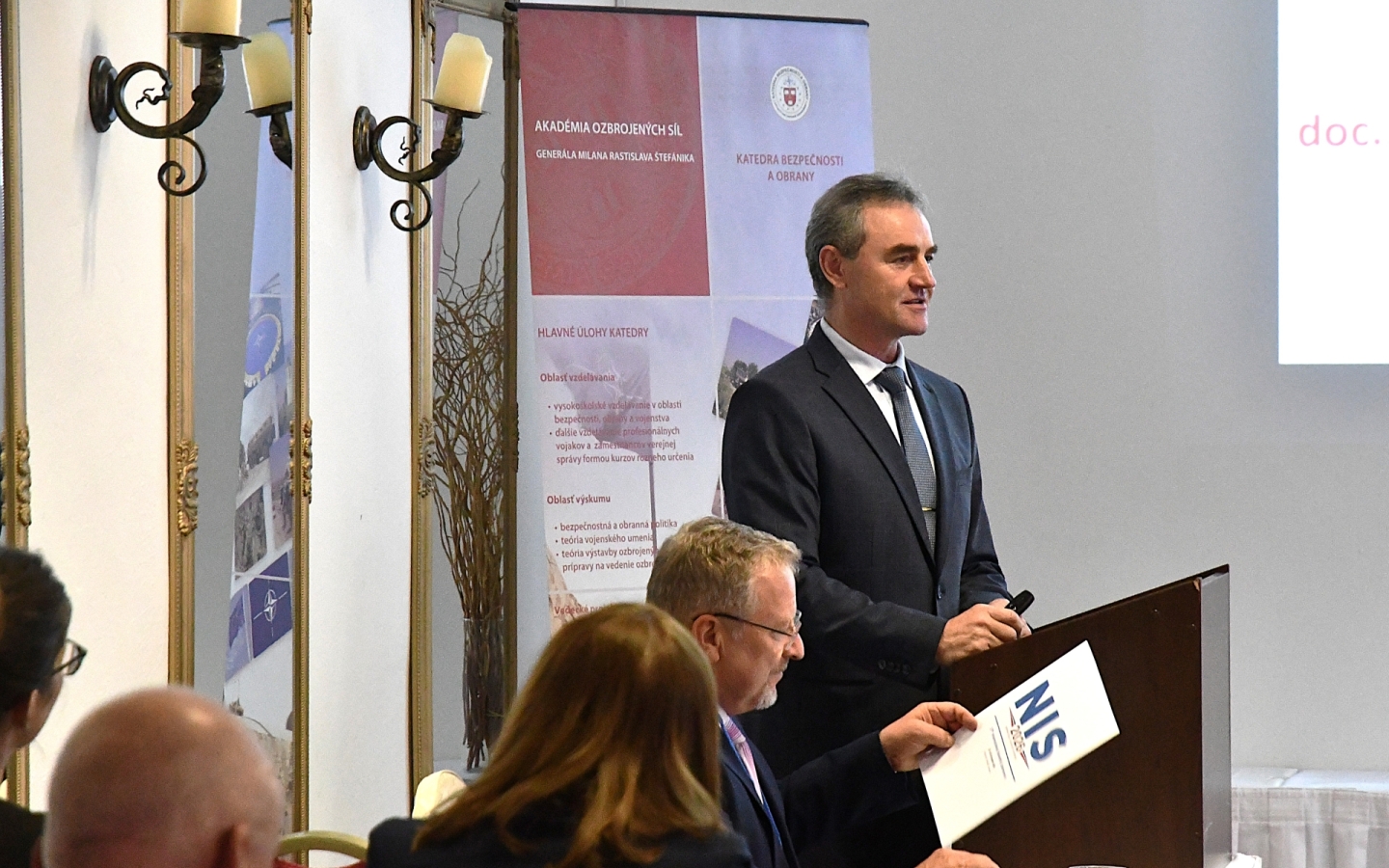 Svätojánsky kaštieľ hostil 17. ročník konferencie o národnej a medzinárodnej bezpečnosti
