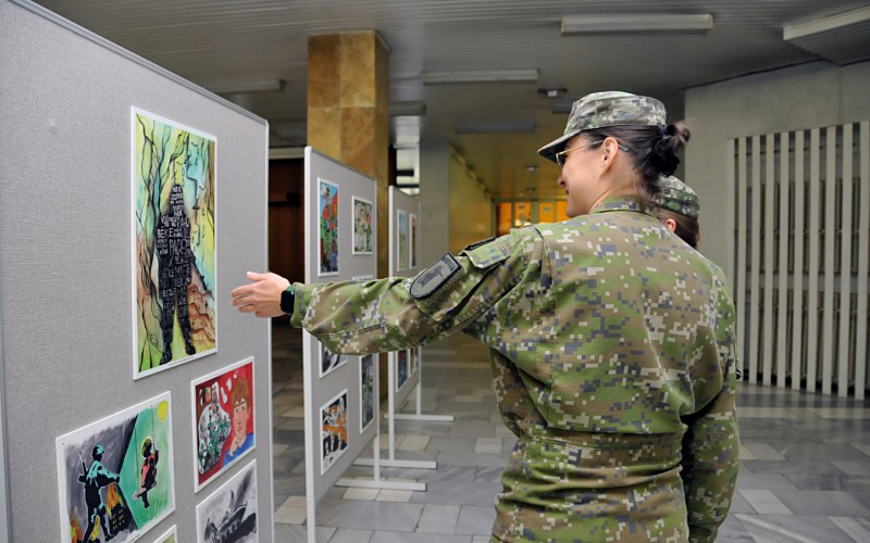 Výstava „Vojaci očami detí“ v priestoroch akadémie