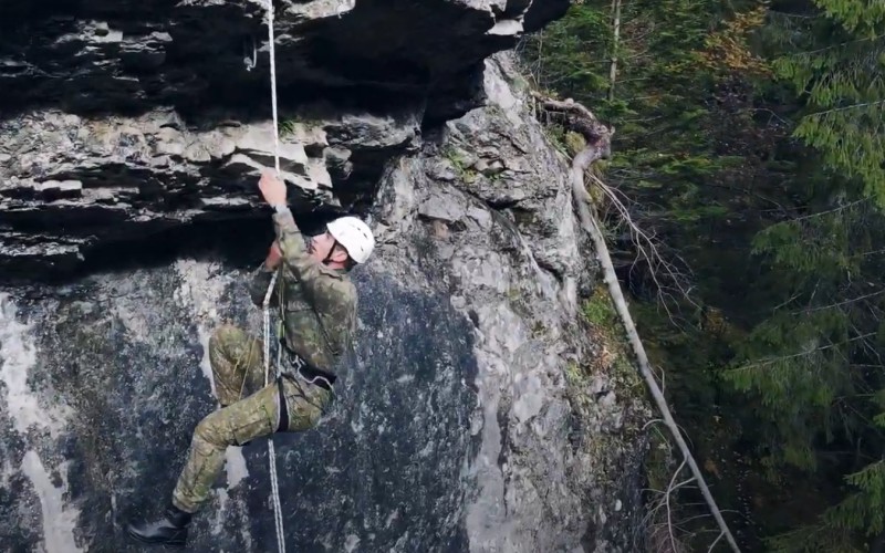 Vojensko-praktické lezenie – metodické video