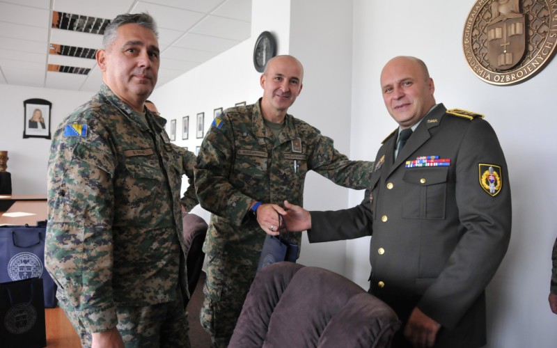 Predstavitelia Ozbrojených síl Bosny a Hercegoviny navštívili AOS