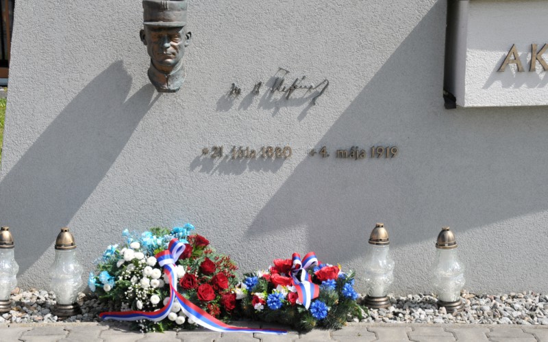 Pietna spomienka pri pamätníku M. R. Štefánika, 02. 05. 2024