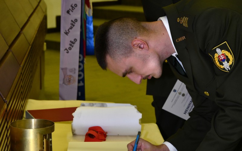 Prijímanie nových učňov do Cechu delostreleckého 4. 12. 2025