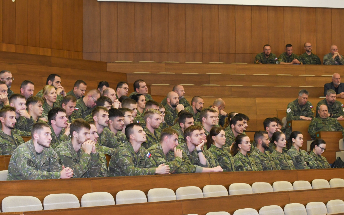 Veľvyslanec Spolkovej republiky Nemecko a pridelenec obrany Spolkovej republiky Nemecko navštívili AOS, 26. 10. 2026