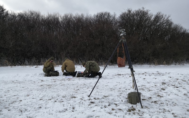 Výcvik prvákov vo vojenskej topografii