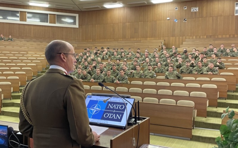 Britský vojenský pridelenec opäť na pôde AOS