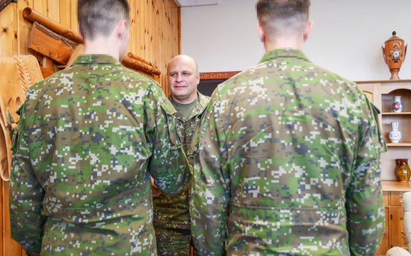 Rektor AOS odovzdal finančný dar kadetom v náročnej životnej situácii