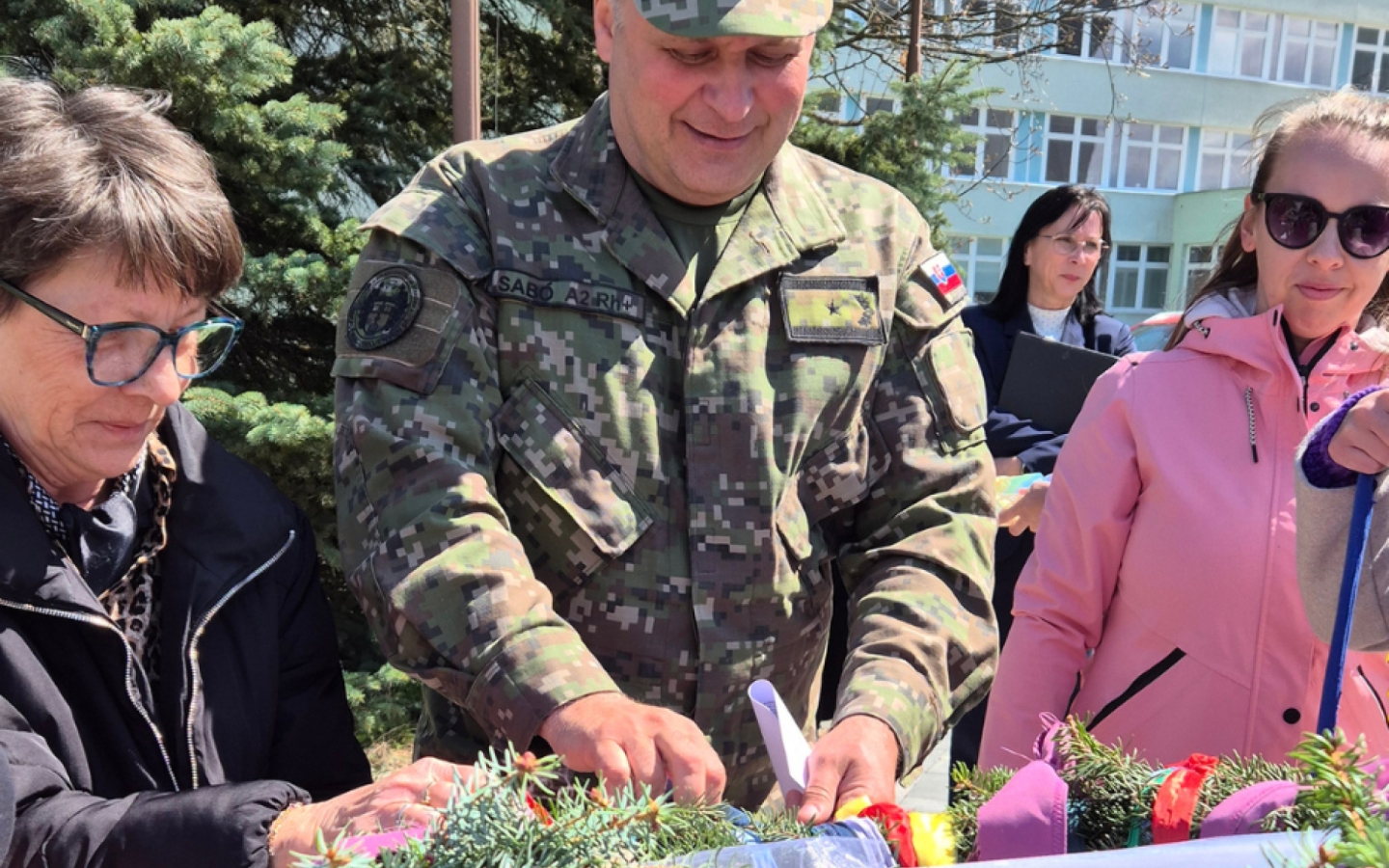 Stavanie mája prinieslo novú tradíciu na AOS