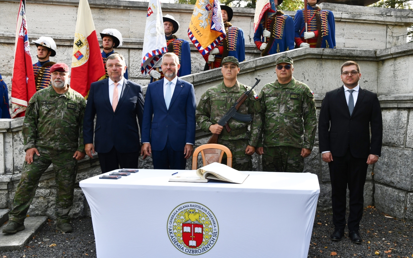 230 kadetov dnes zložilo vojenskú prísahu za účasti prezidenta SR