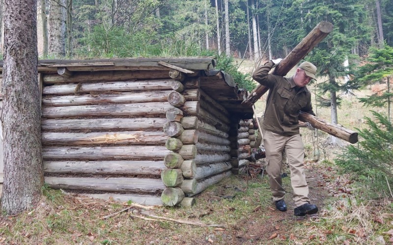 Prváci pomáhali s opravou  zásobovacieho bunkra