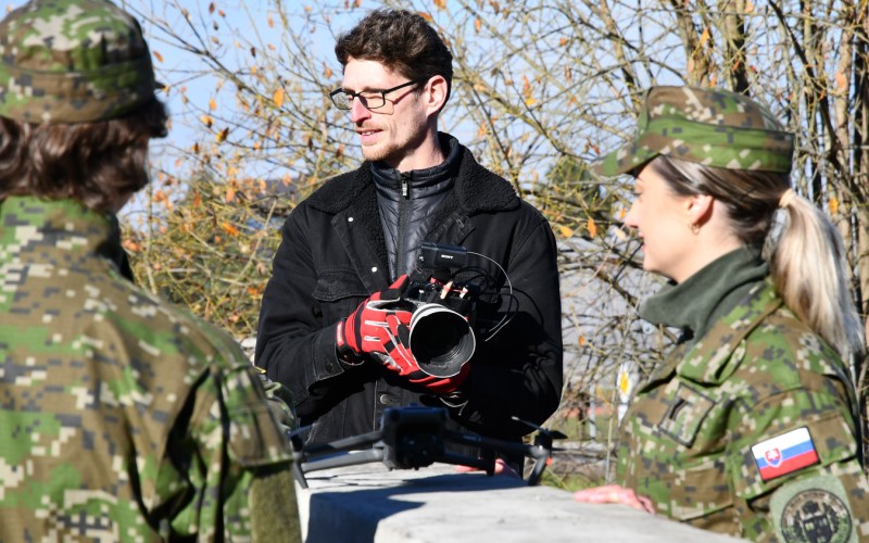 Nakrúcanie televíznej relácie Ľavou zadnou na AOS                    6. 11. 2025